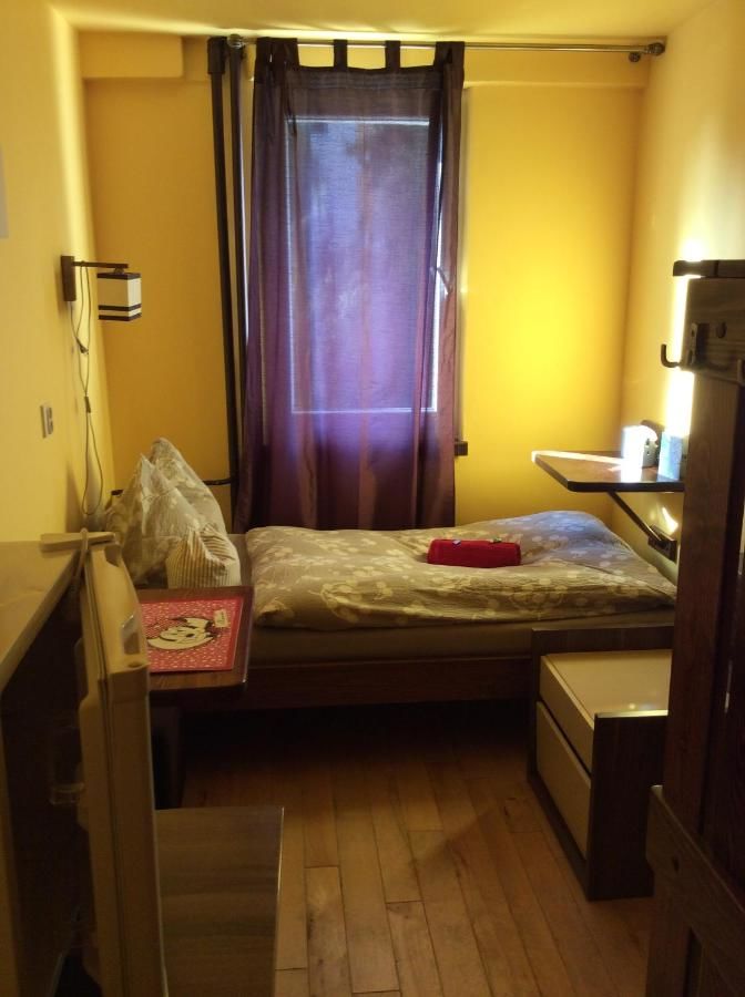 Проживание в семье mika rooms - 22 Korotynskiego Street Варшава-11